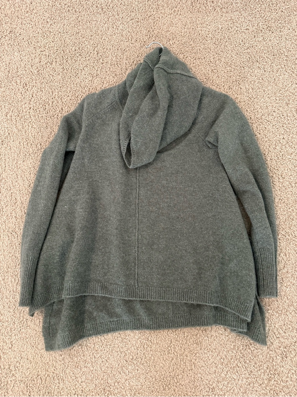 Cozy Women's Hooded Sweater - Green